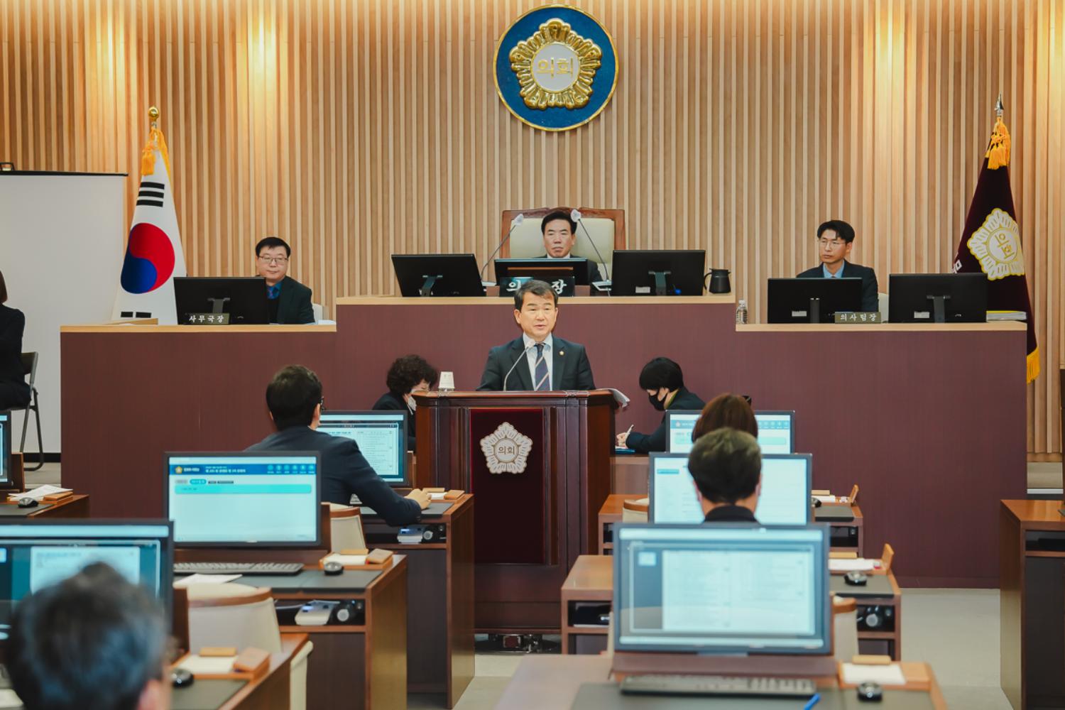 제295회 제2차 정례회 제2차 본회의(구정질문) 11
