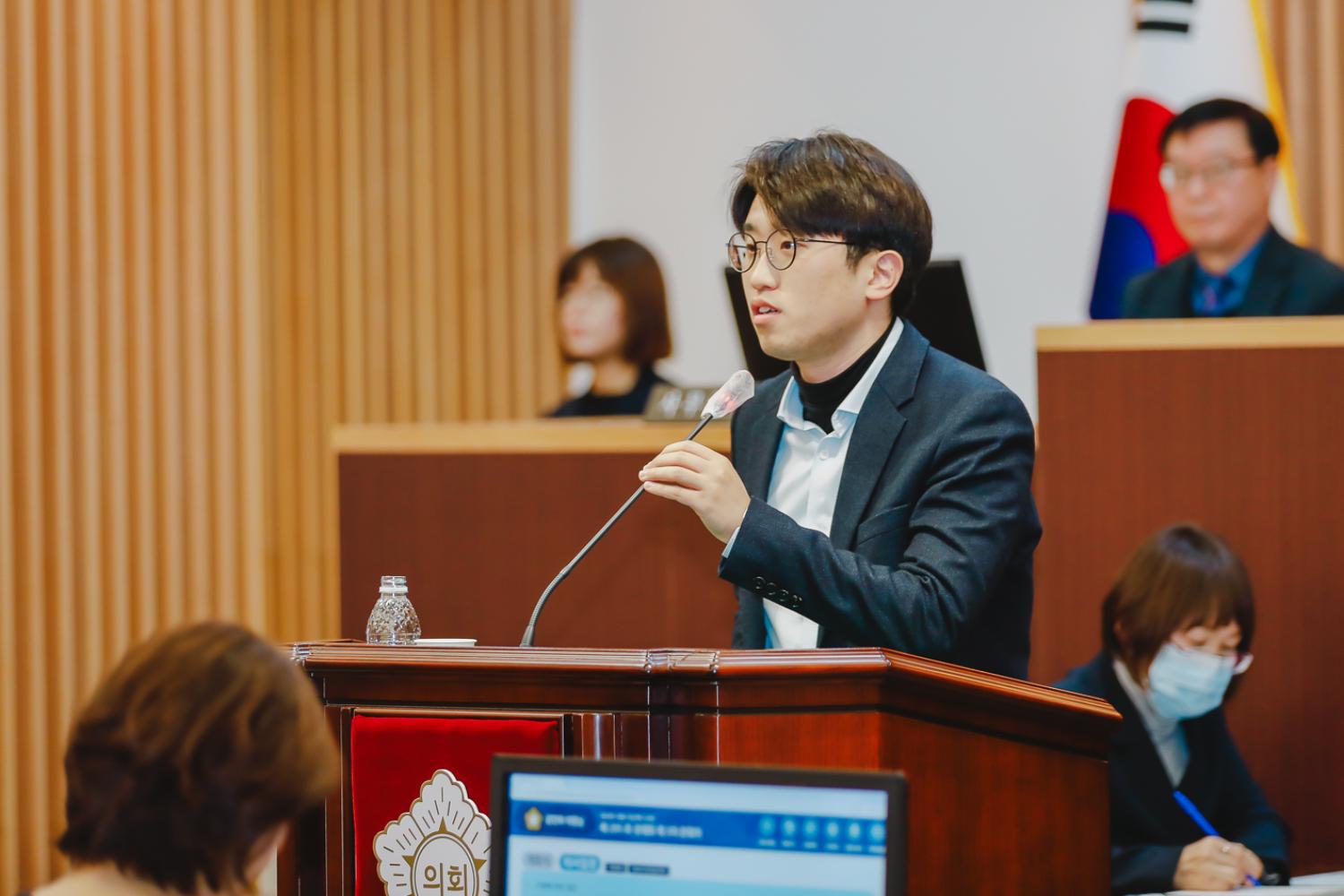 제295회 제2차 정례회 제2차 본회의(구정질문) 32