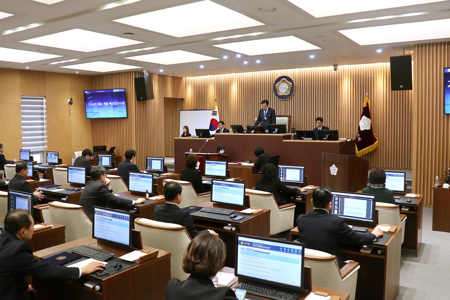 제295회 제2차 정례회 제3차 본회의(폐회식) 11