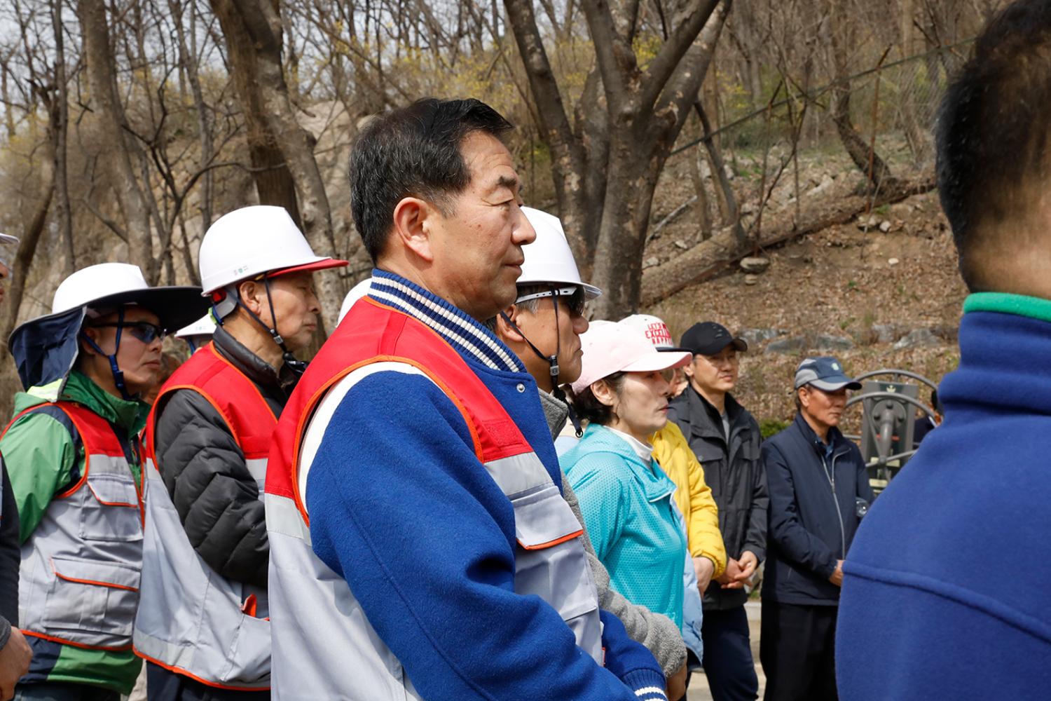 제79회 식목일기념 나무심기 행사 8