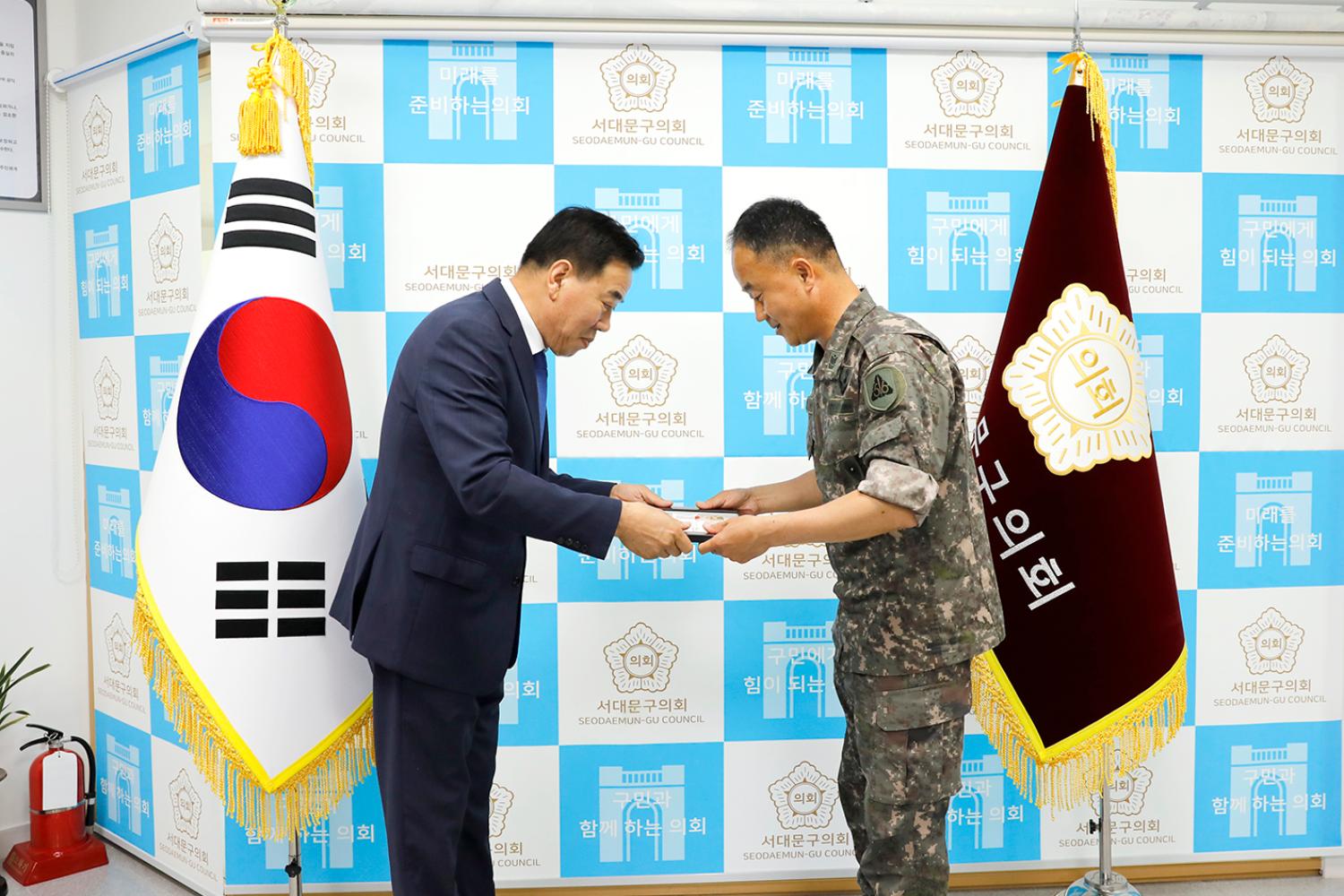 제1905부대 모범군인 표창장 수여식 3