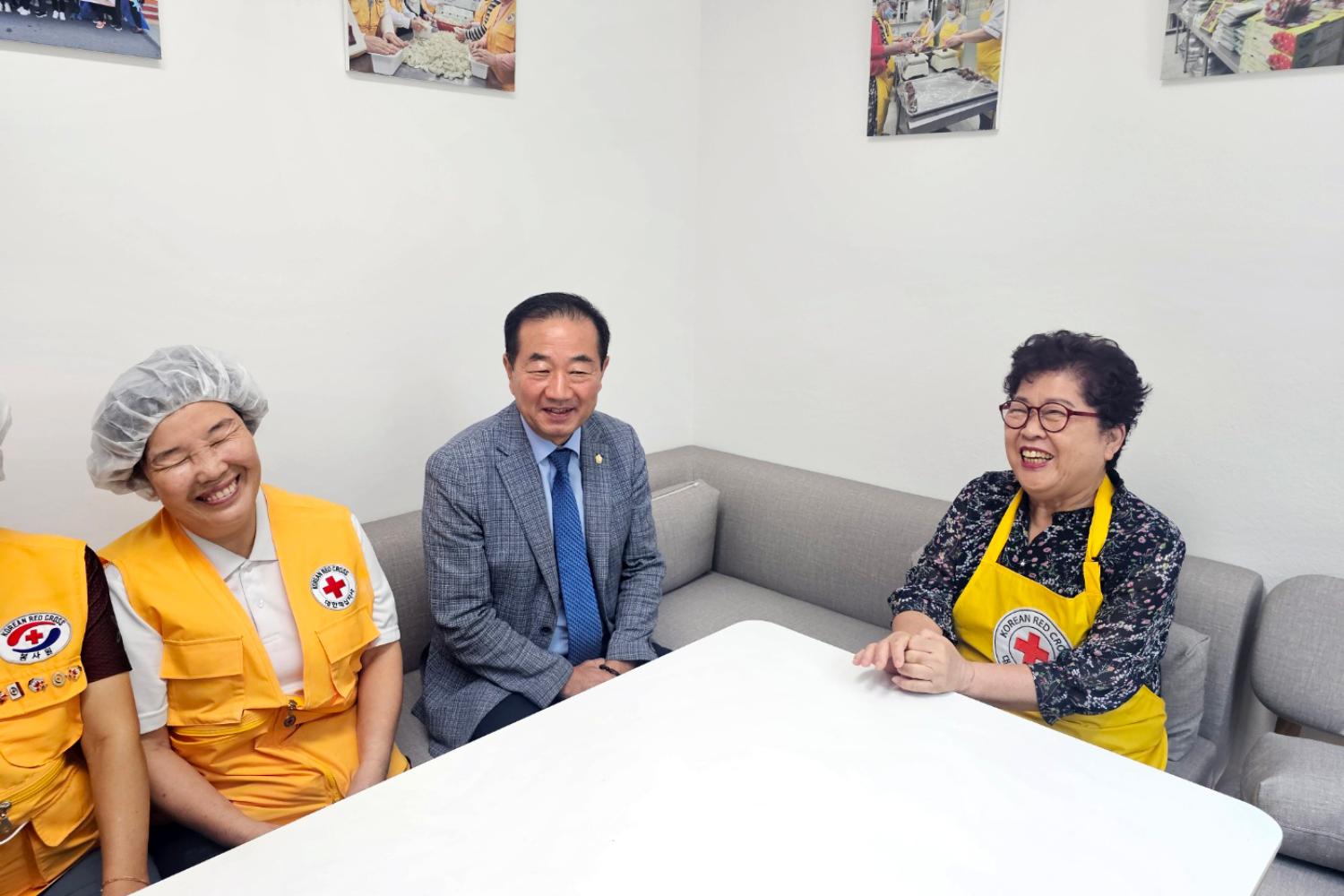 적십자사 봉사회와 함께하는 추석맞이 먹거리 나눔행사 5