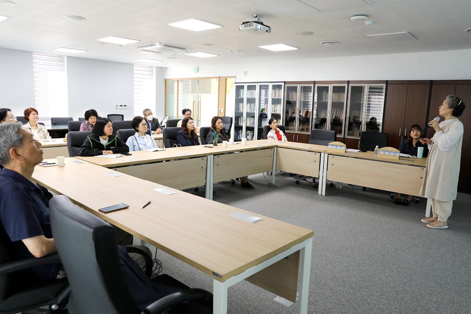 정책토론회-지역사회가 함께키우는 우리아이들 6