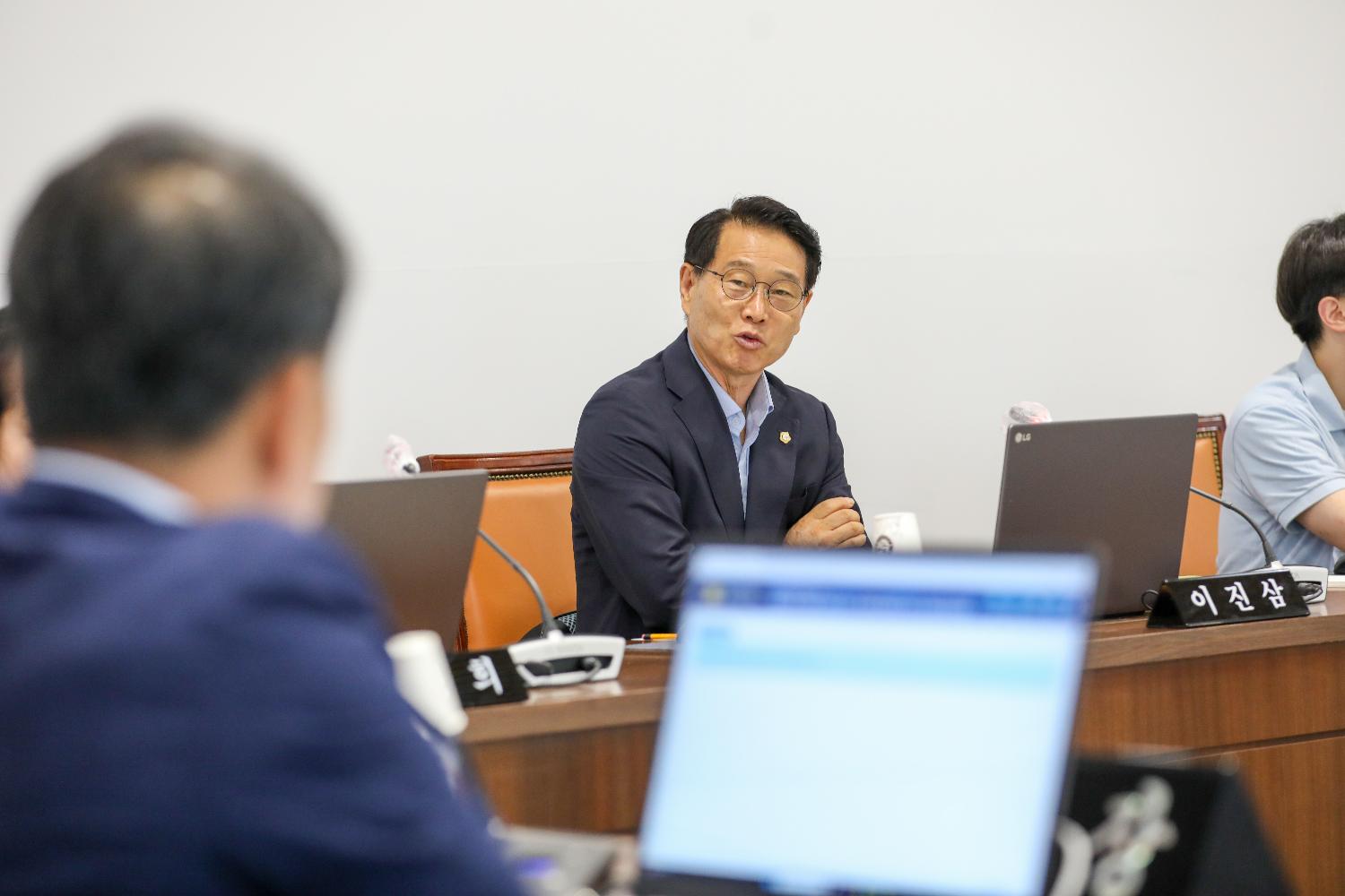 [제3차 의회운영위원회] 제307회 제1차 정례회 폐회중 11
