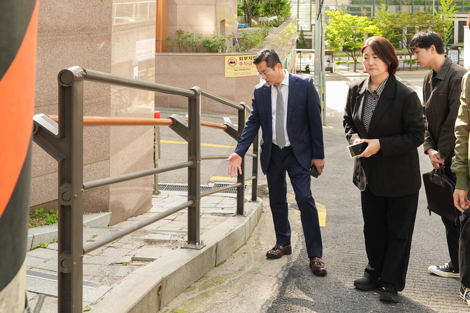 전신주 및 교통섬 이전 관련 현장 방문 2