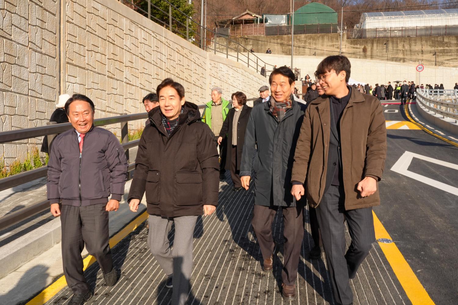 신촌동 금화터널 인근 도로개설공사 개통식 8