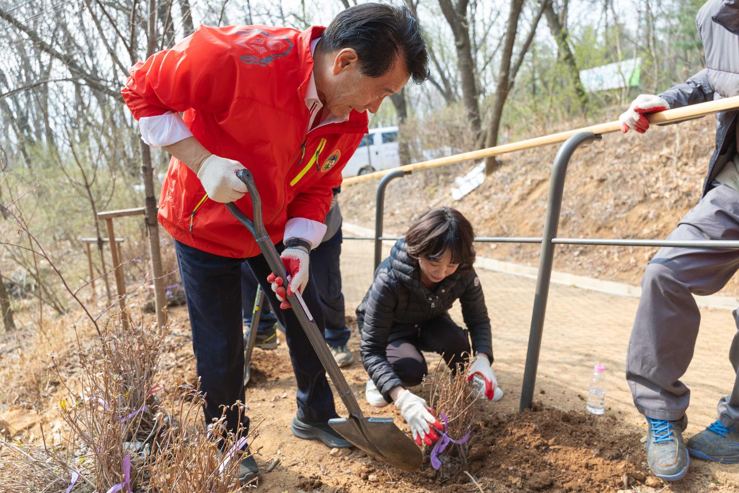 제81회 식목일 기념 나무심기 행사 8